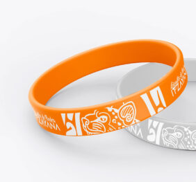 Manilla naranja gigantes de piedra