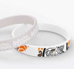 Manilla blanca gigantes de piedra